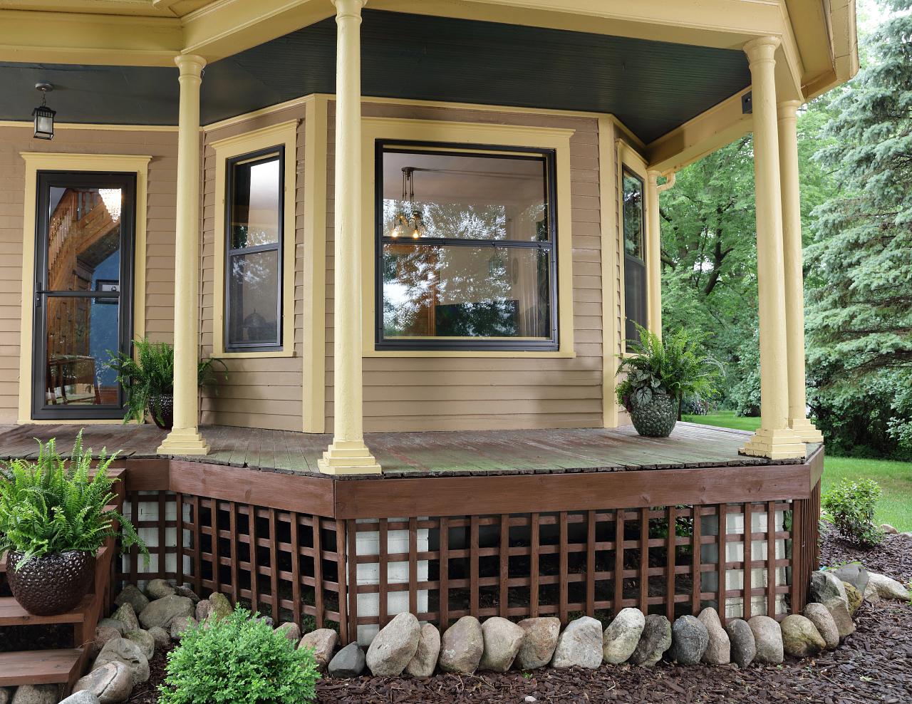 exterior windows on bay window
