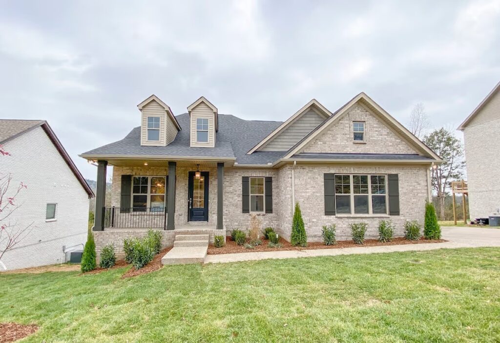 6010 Single Hung Window Exterior of Home